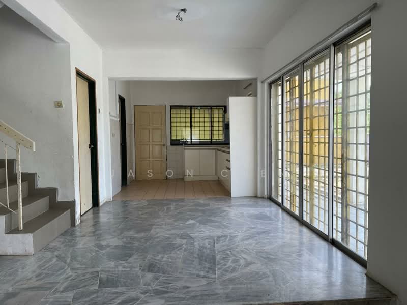 Rumah Teres untuk Disewa di Bandar Country Homes (Rawang) - Jason Chen - Living Room - PropertyGuru.com.my