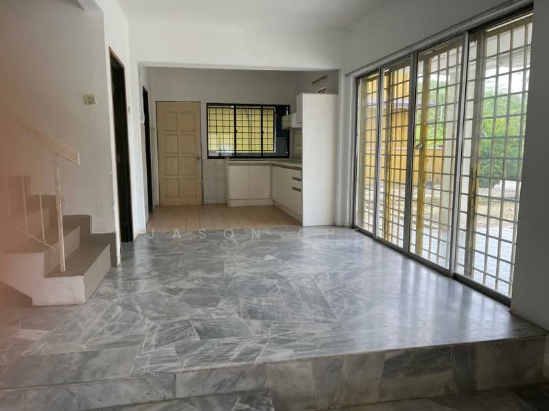 Rumah Teres untuk Disewa di Bandar Country Homes (Rawang) - Jason Chen - Kitchen - PropertyGuru.com.my