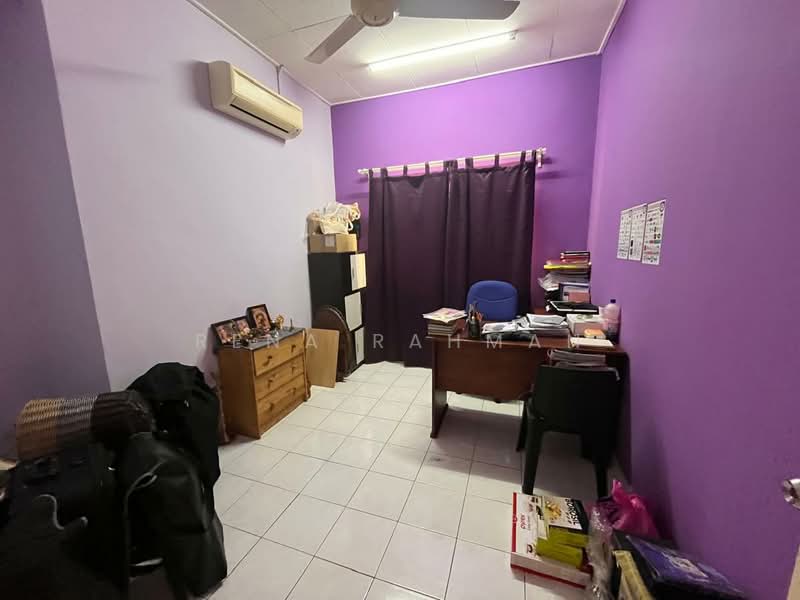 Semi-Detached House for Sale in Seremban 2 (Negeri Sembilan) - Rena Rahman - Study - PropertyGuru.com.my