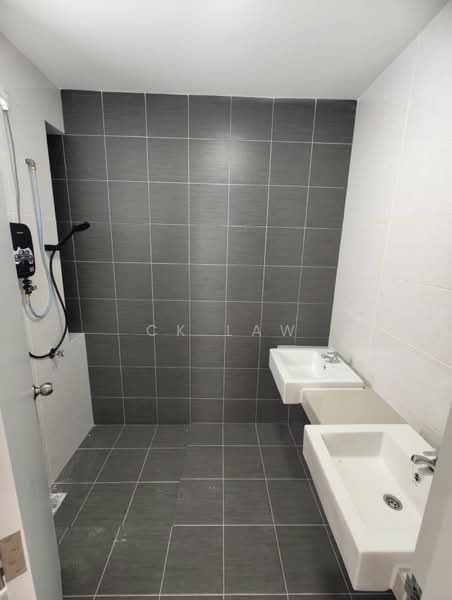 1.5-storey Terraced House for Sale in Taman Akasia (Semenyih) - CK Law - Bathroom - PropertyGuru.com.my