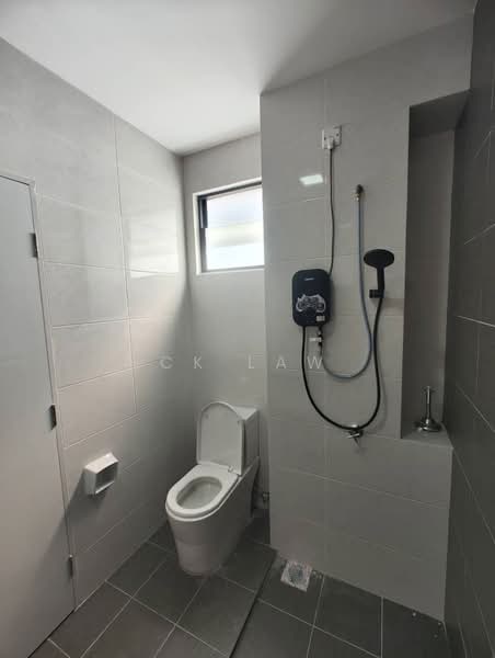 1.5-storey Terraced House for Sale in Taman Akasia (Semenyih) - CK Law - Bathroom - PropertyGuru.com.my