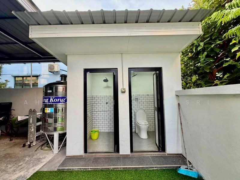 Rumah Berkembar untuk Dijual di Taman Bertam Setia (Tanjong Minyak) - Ahmad Faizal Basri - Bathroom - PropertyGuru.com.my