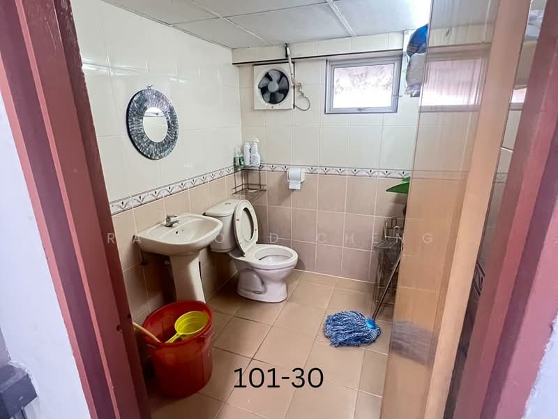 Terrace Factory for Rent in Pandamaran (Klang) - Raymond Cheng - Bathroom - PropertyGuru.com.my