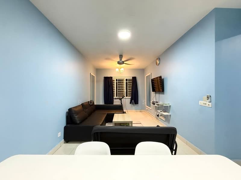 Pangsapuri untuk Dijual di De Bayu Apartment - Amirul Nasyriq - Living Room - PropertyGuru.com.my
