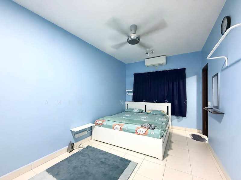 Pangsapuri untuk Dijual di De Bayu Apartment - Amirul Nasyriq - Bedroom - PropertyGuru.com.my