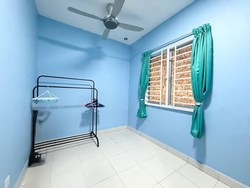 Pangsapuri untuk Dijual di De Bayu Apartment - Amirul Nasyriq - Bedroom - PropertyGuru.com.my