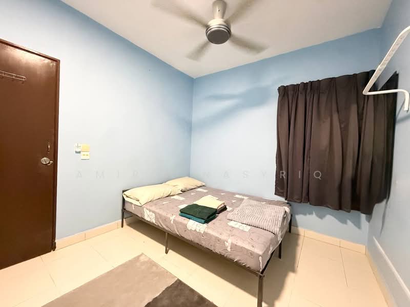 Pangsapuri untuk Dijual di De Bayu Apartment - Amirul Nasyriq - Bedroom - PropertyGuru.com.my