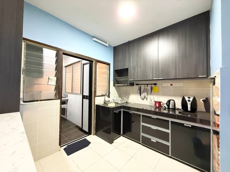 Pangsapuri untuk Dijual di De Bayu Apartment - Amirul Nasyriq - Kitchen - PropertyGuru.com.my