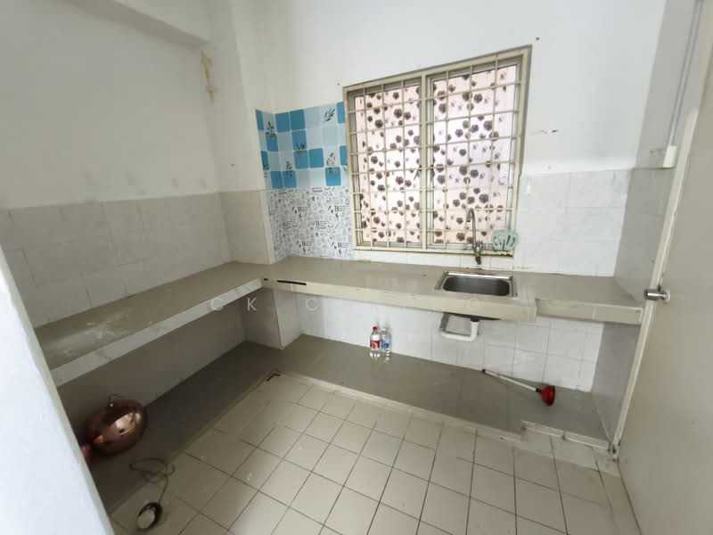 Condominium for Sale at Ridzuan Condominium - CK Chieng - Kitchen - PropertyGuru.com.my