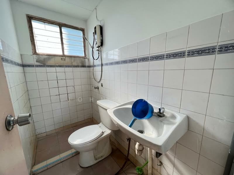 Apartment for Sale at Akasia Apartment - John Khaw - Bathroom - PropertyGuru.com.my
