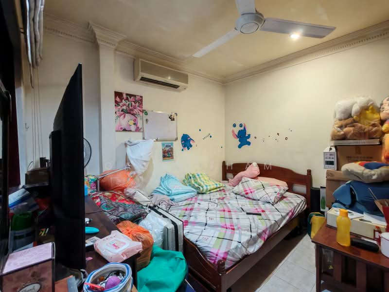 Rumah Teres 2 Tingkat untuk Dijual di Taman Overseas Union (Taman Oug) (Jalan Klang Lama (Old Klang Road)) - Gavin Tham - Bedroom - PropertyGuru.com.my