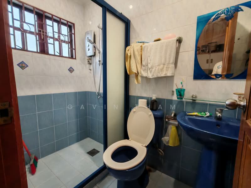 Rumah Teres 2 Tingkat untuk Dijual di Taman Overseas Union (Taman Oug) (Jalan Klang Lama (Old Klang Road)) - Gavin Tham - Bathroom - PropertyGuru.com.my