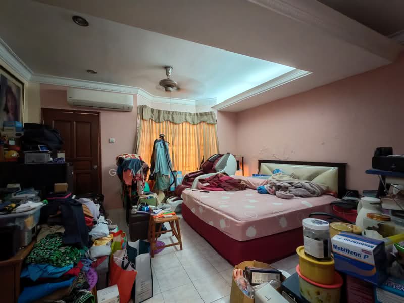 Rumah Teres 2 Tingkat untuk Dijual di Taman Overseas Union (Taman Oug) (Jalan Klang Lama (Old Klang Road)) - Gavin Tham - Bedroom - PropertyGuru.com.my
