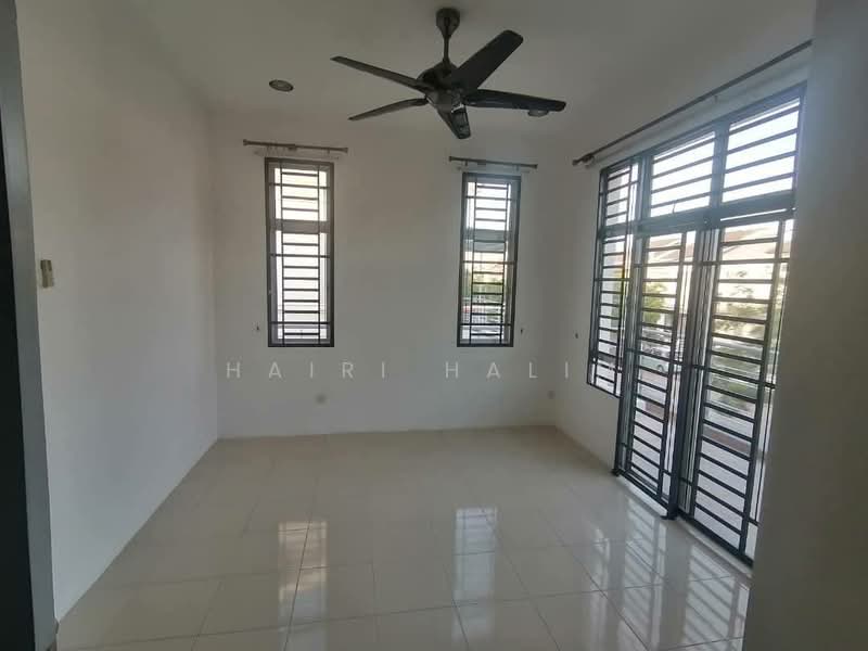 Cluster House for Sale in Bandar Saujana Putra (Tanjong Duabelas) - Hairi Halim - PropertyGuru.com.my