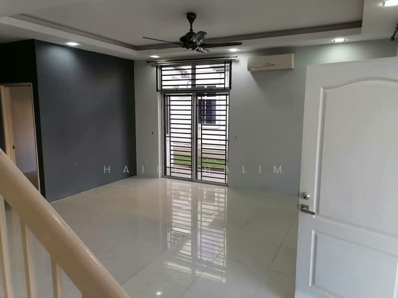 Cluster House for Sale in Bandar Saujana Putra (Tanjong Duabelas) - Hairi Halim - PropertyGuru.com.my