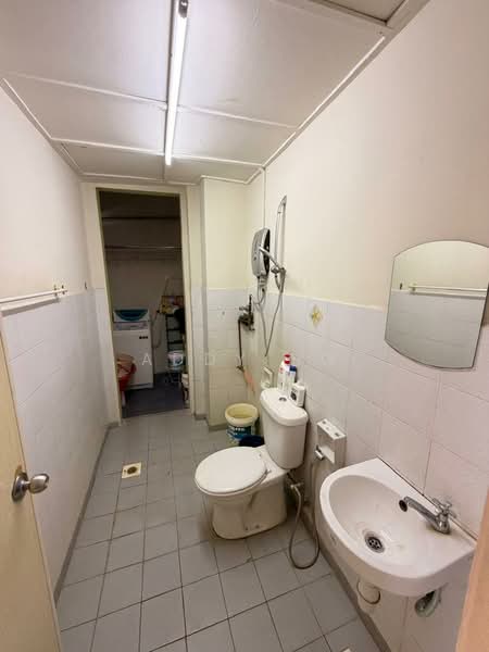 Kondominium untuk Dijual di Seri Cendekia - Addy Ng - Bathroom - PropertyGuru.com.my