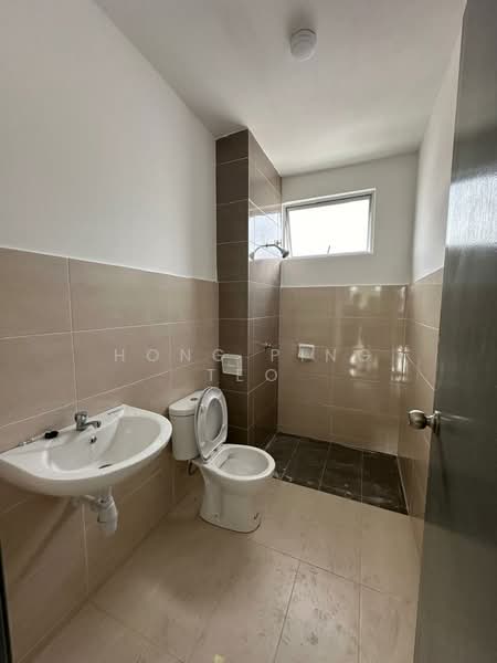 Terraced House for Rent in Beranang (Selangor) - Hong Ping Teo - Bathroom - PropertyGuru.com.my