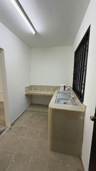 2-storey Terraced House for Sale in Bandar Baru Permas Jaya (Permas Jaya) - Melinda Ee - Kitchen - PropertyGuru.com.my