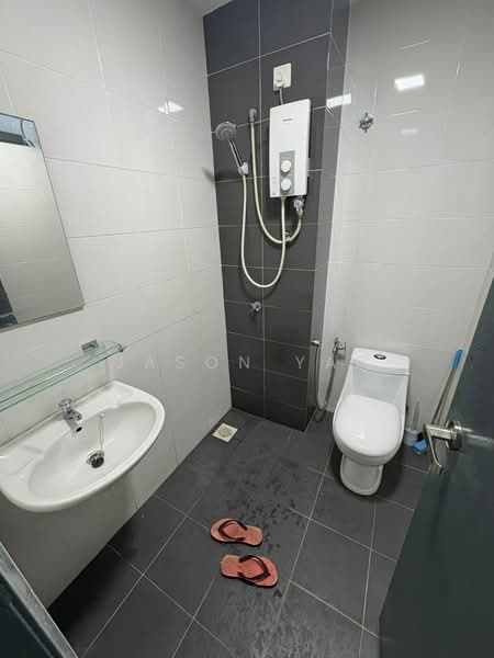 Kondominium untuk Disewa di Emerald Residence - Jason Yap - Bathroom - PropertyGuru.com.my