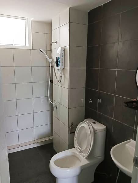 Condominium for Rent at Fairview Residence - Jerry Tan - Bathroom - PropertyGuru.com.my