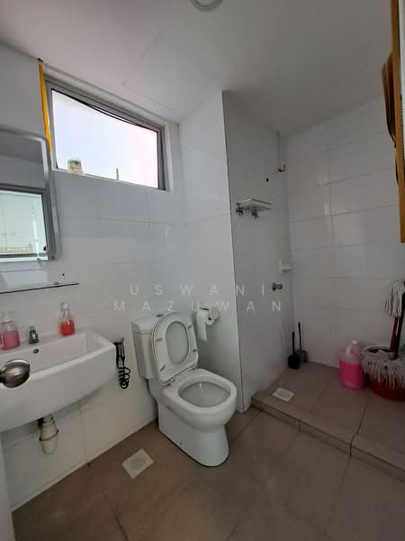 Office for Rent in Chow Kit (KL City Centre) - Uswani Mazuwan - Bathroom - PropertyGuru.com.my
