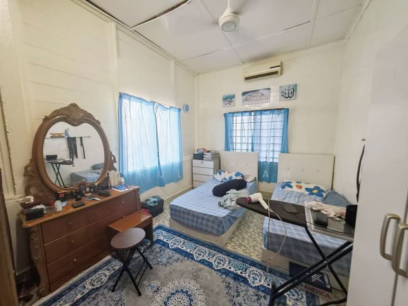 Residential Land for Sale in Johor Bahru (Johor) - AIRUL NIZAM - Bedroom - PropertyGuru.com.my