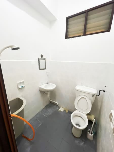 Pangsapuri untuk Disewa di Taman Jubilee Phase 5 - Jerry Tan - Bathroom - PropertyGuru.com.my