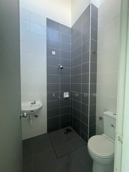 Rumah Teres 2 Tingkat untuk Dijual di Taman Eco Cascadia (Tebrau) - Zack Chow - Bathroom - PropertyGuru.com.my