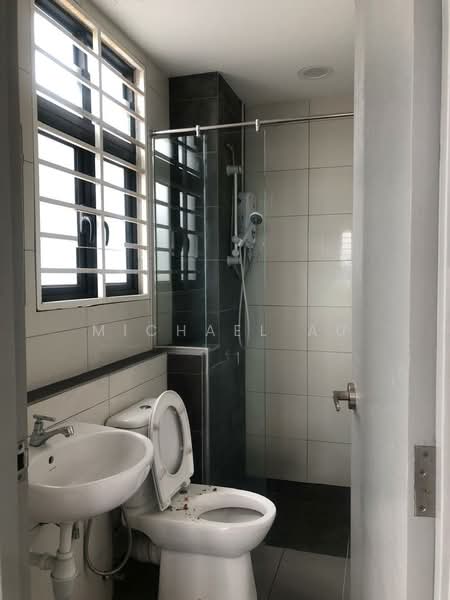 Condominium for Rent at Vila Vista - Michael Au - Bathroom - PropertyGuru.com.my