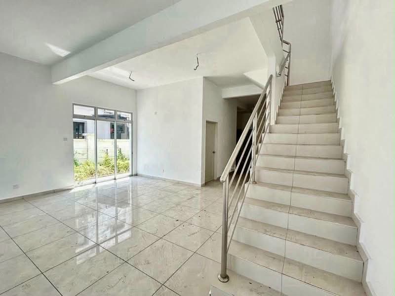 Cluster House for Sale in Taman Kempas Utama (Tebrau) - Erica Ho - Living Room - PropertyGuru.com.my