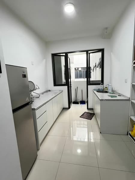 Servis Apartment untuk Disewa di United Point (Residensi Berpadu) - Ai Yee Sark - Kitchen - PropertyGuru.com.my