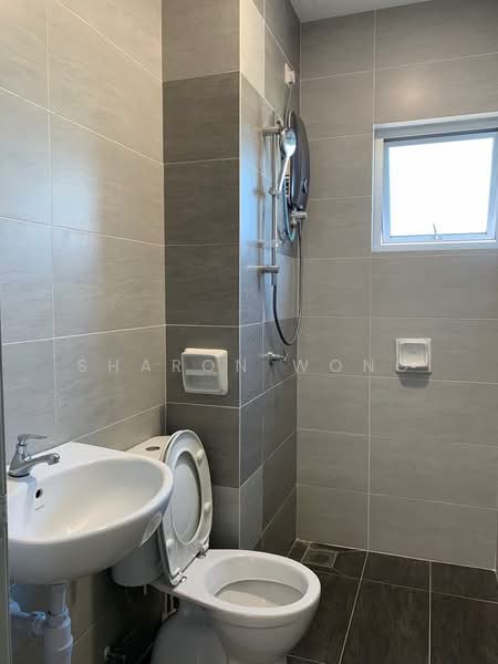 Kondominium untuk Disewa di Zeta Deskye (Alam Saujana) - Sharon Wong - Bathroom - PropertyGuru.com.my