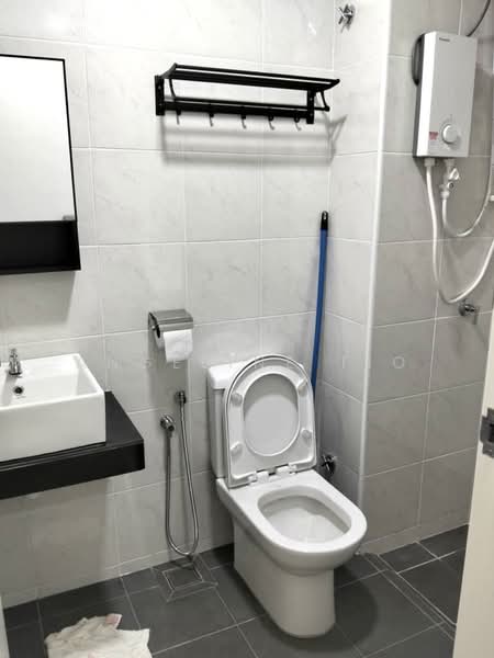 Rumah Bandar untuk Disewa di Bandar Cassia (Batu Kawan) - Angeline Tio - Bathroom - PropertyGuru.com.my