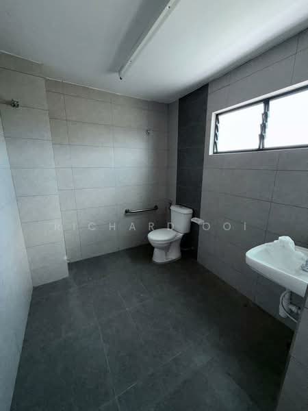 Kedai / Pejabat untuk Disewa di Banting (Selangor) - Richard Ooi - Bathroom - PropertyGuru.com.my