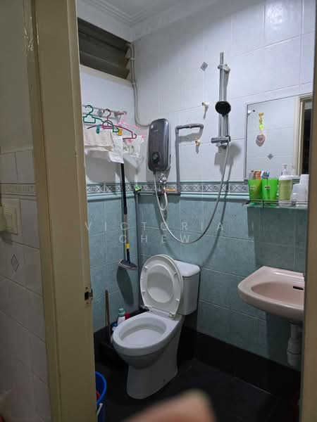 2-storey Terraced House for Sale in Usj 6 (Subang Jaya) - Victoria Chew - Bathroom - PropertyGuru.com.my