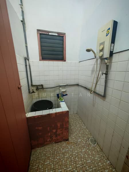 1-storey Terraced House for Sale in Kepong Baru (Kepong) - Suki Tan - Bathroom - PropertyGuru.com.my
