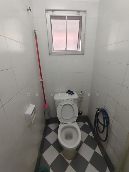 Kedai / Pejabat untuk Dijual di Bukit Rahman Putra (Sungai Buloh) - Calvin Tan - Bathroom - PropertyGuru.com.my