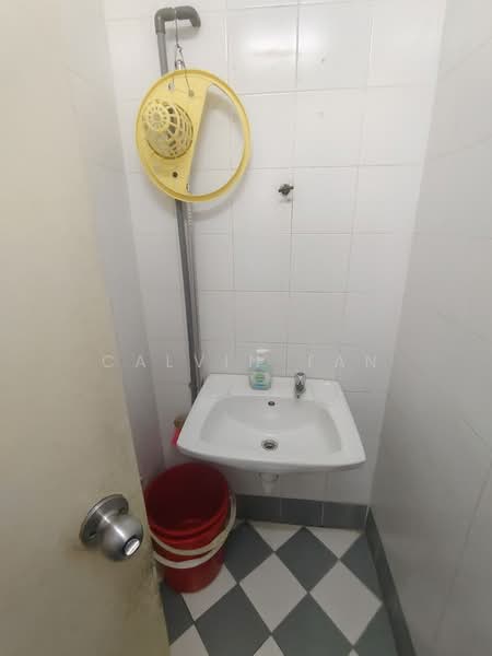 Kedai / Pejabat untuk Dijual di Bukit Rahman Putra (Sungai Buloh) - Calvin Tan - Bathroom - PropertyGuru.com.my