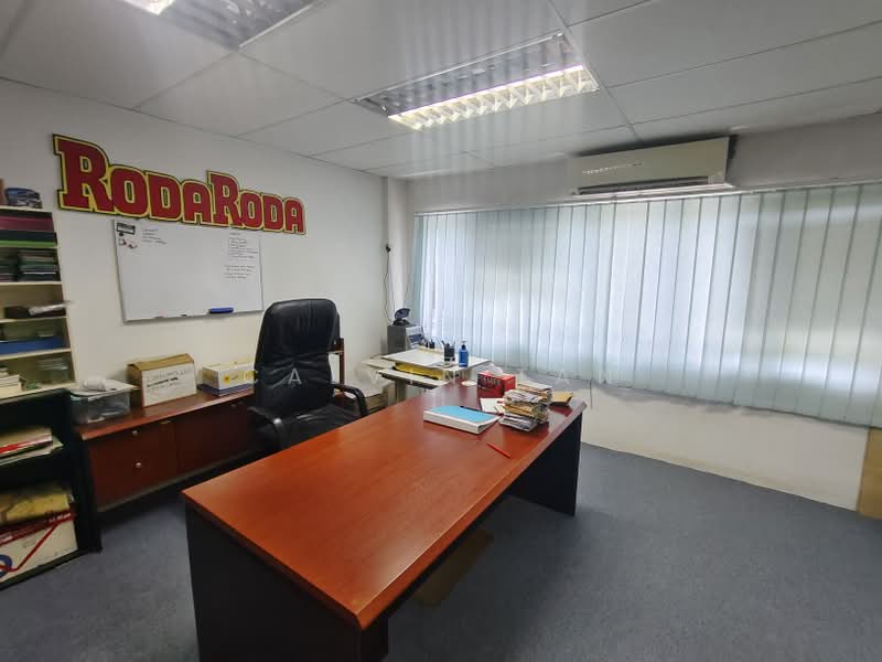 Kedai / Pejabat untuk Dijual di Bukit Rahman Putra (Sungai Buloh) - Calvin Tan - Interior - PropertyGuru.com.my