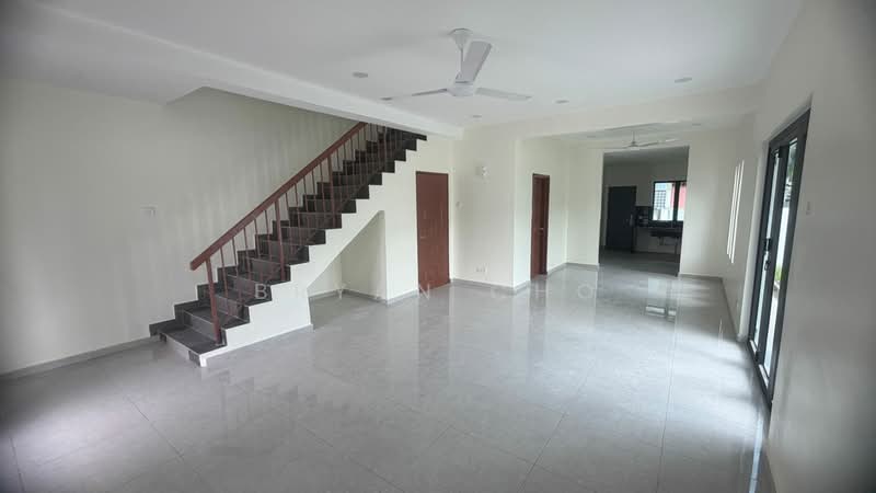 Rumah Teres 2 Tingkat untuk Dijual di Taman Prima Saujana (Kajang) - Bryan Cho - Living Room - PropertyGuru.com.my