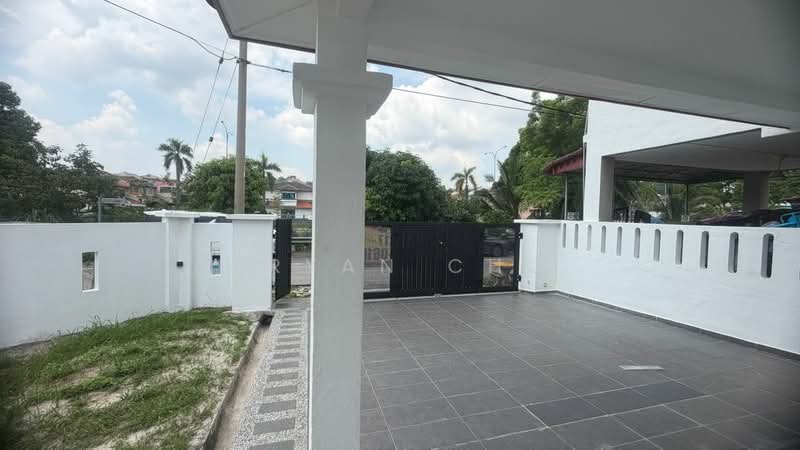 Rumah Teres 2 Tingkat untuk Dijual di Taman Prima Saujana (Kajang) - Bryan Cho - Exterior - PropertyGuru.com.my