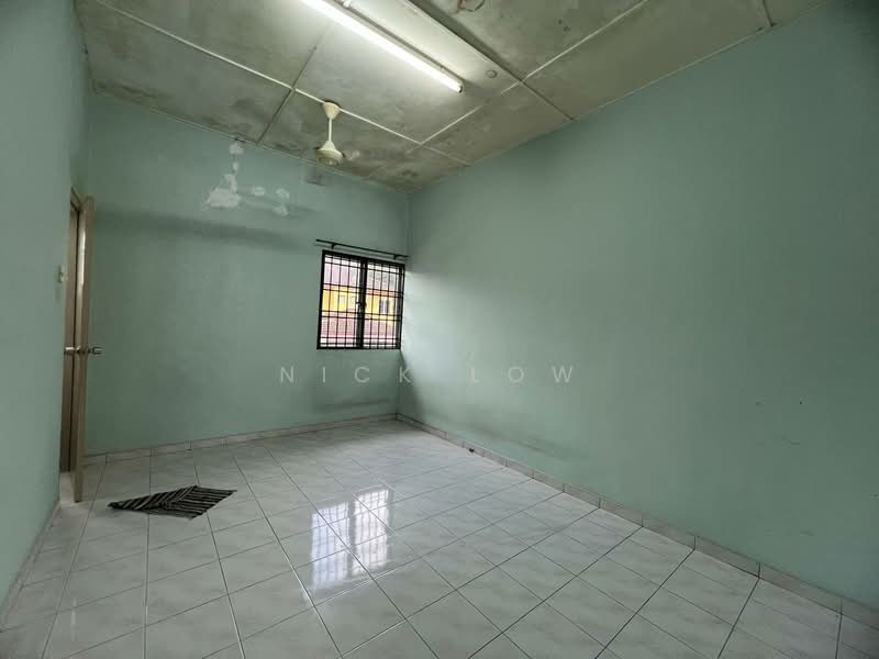 Rumah Teres 2 Tingkat untuk Disewa di Taman Bukit Jaya (Ulu Tiram) - Nick Low - Interior - PropertyGuru.com.my