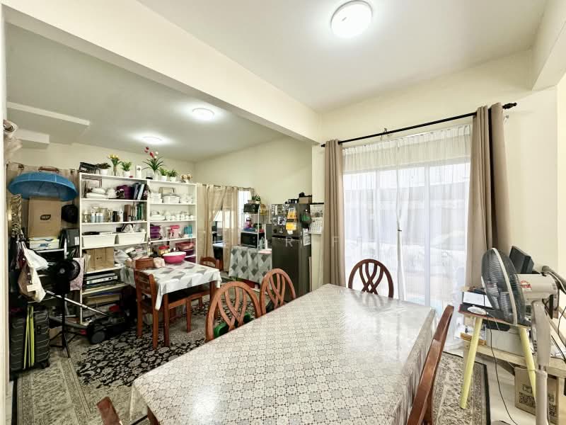 Rumah Teres 2 Tingkat untuk Dijual di Taman Desaria (Petaling Jaya) - ZULL ARIFFIN - Dining Room - PropertyGuru.com.my