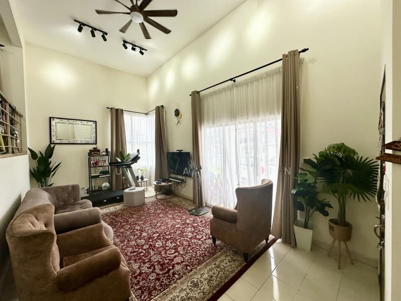Rumah Teres 2 Tingkat untuk Dijual di Taman Desaria (Petaling Jaya) - ZULL ARIFFIN - Living Room - PropertyGuru.com.my
