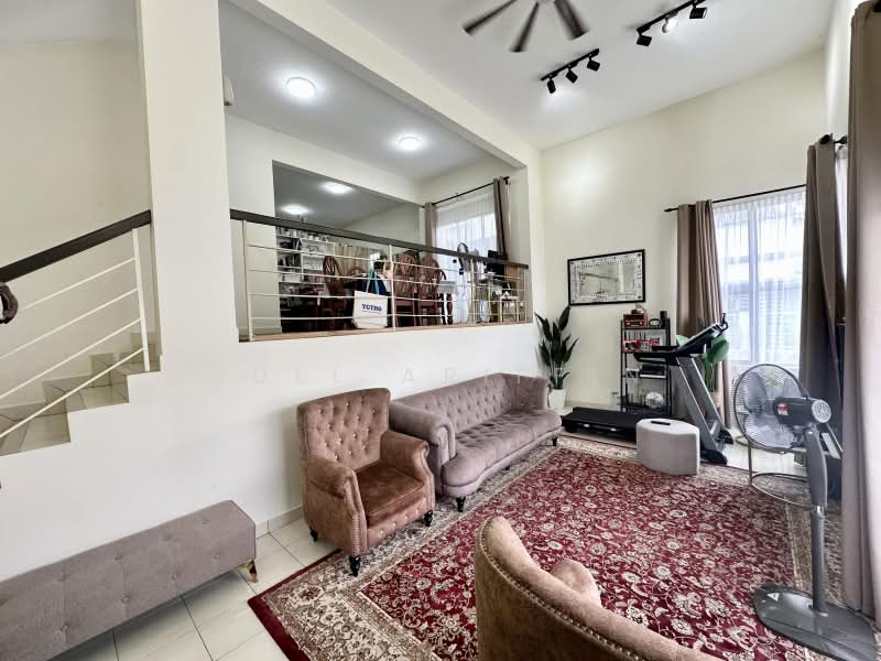 Rumah Teres 2 Tingkat untuk Dijual di Taman Desaria (Petaling Jaya) - ZULL ARIFFIN - Living Room - PropertyGuru.com.my