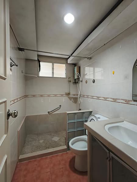Kondominium untuk Dijual di Greenlane Park - Li Fang - Bathroom - PropertyGuru.com.my