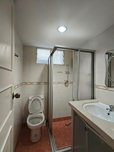 Kondominium untuk Dijual di Greenlane Park - Li Fang - Bathroom - PropertyGuru.com.my