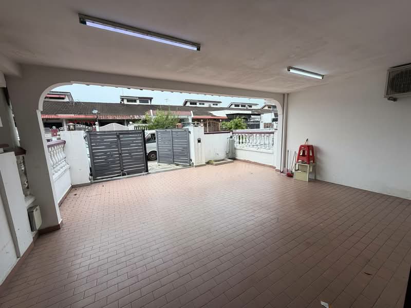 1-storey Terraced House for Rent in Taman Johor Jaya (Johor Bahru) - Darren Ho - Exterior - PropertyGuru.com.my