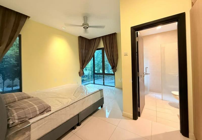 Rumah Berkembar untuk Dijual di Leisure Farm (Gelang Patah) - Ronald Mak - Bedroom - PropertyGuru.com.my