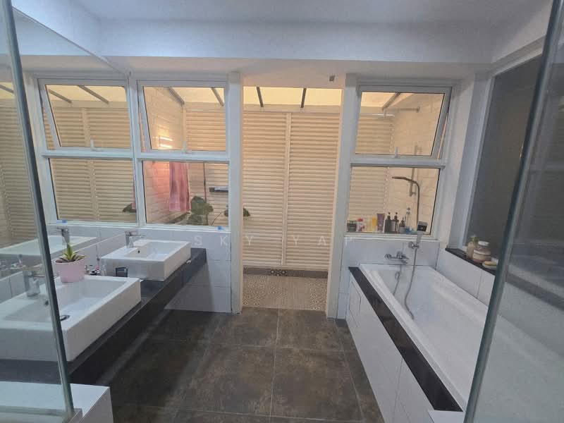 Semi-Detached House for Sale in Saujana Puchong (Puchong) - Sky Yap - Bathroom - PropertyGuru.com.my
